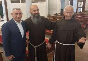 „ČASNI VITEZ HRVATSKE VOJSKE“: Hvala ti Bože što si nam u trenutcima stvaranja Domovine i opstojnosti hrvatskog naroda i Katoličke Crkve podario generala Rosu „ČASNI VITEZ HRVATSKE VOJSKE“: Hvala ti Bože što si nam u trenutcima stvaranja Domovine i opstojnosti hrvatskog naroda i Katoličke Crkve podario generala Rosu