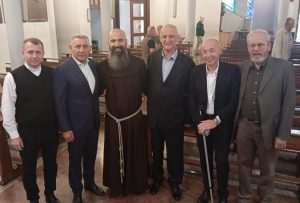 „ČASNI VITEZ HRVATSKE VOJSKE“: Hvala ti Bože što si nam u trenutcima stvaranja Domovine i opstojnosti hrvatskog naroda i Katoličke Crkve podario generala Rosu „ČASNI VITEZ HRVATSKE VOJSKE“: Hvala ti Bože što si nam u trenutcima stvaranja Domovine i opstojnosti hrvatskog naroda i Katoličke Crkve podario generala Rosu