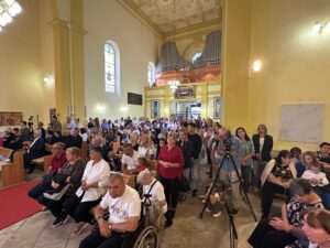 U prepunoj Katedrali Rođenja Blažene Djevice Marije u Trebinju, svečano je proslavljen blagdan svetog Mihovila / Foto: Fenix SIM)