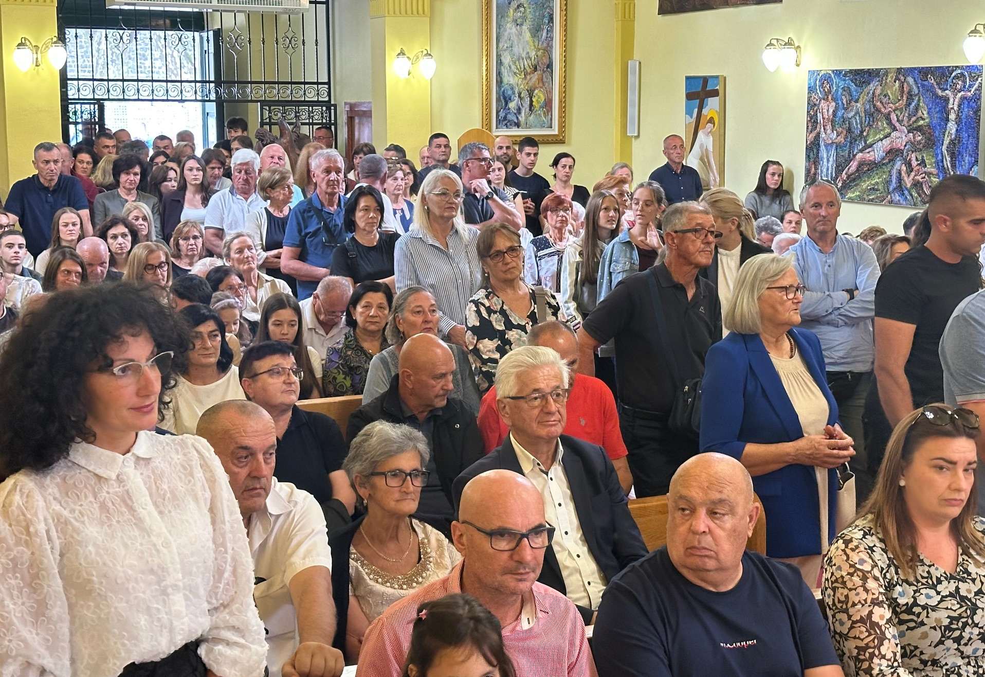 U prepunoj Katedrali Rođenja Blažene Djevice Marije u Trebinju, svečano je proslavljen blagdan svetog Mihovila / Foto: Fenix SIM)