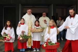 NAKON 6 GODINA SLUŽBE: Sv. misom u Bietigheim-Bissingenu od svojih vjernika se oprostio fra Ante Babić  