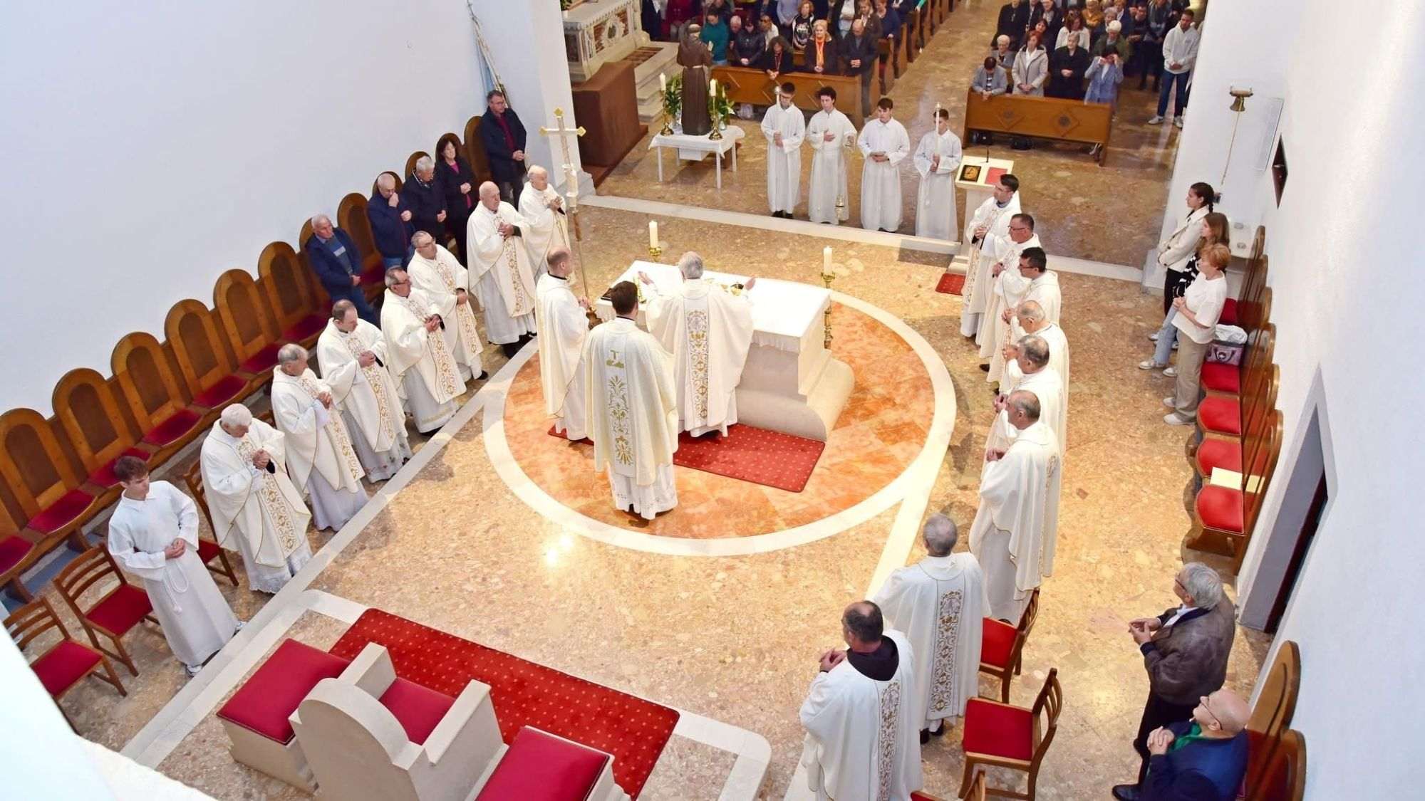 SVEČANO U SINJU: Proslavljena svetkovina sv. Franje Asiškog i 800. obljetnica „Pjesme stvorova“.   