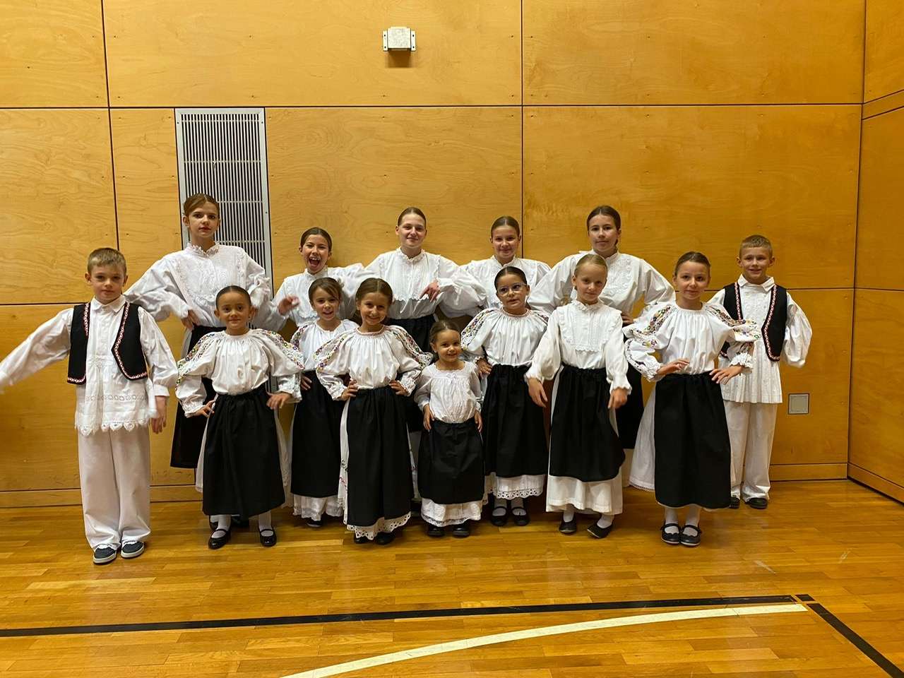 RAVENSBURG: Dječja folklorna skupina HKU Velebit oduševila publiku na Freundschaftsfest der Nationen