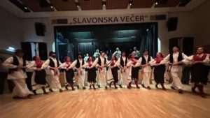 SLAVONSKE PJESME ODJEKIVALE MAJNOM: Slavonske Lole oduševile nastupom na Slavonskoj večeri u Frankfurtu zajedno sa TS Mirakul i folklorašima HKM iz Kelkheima