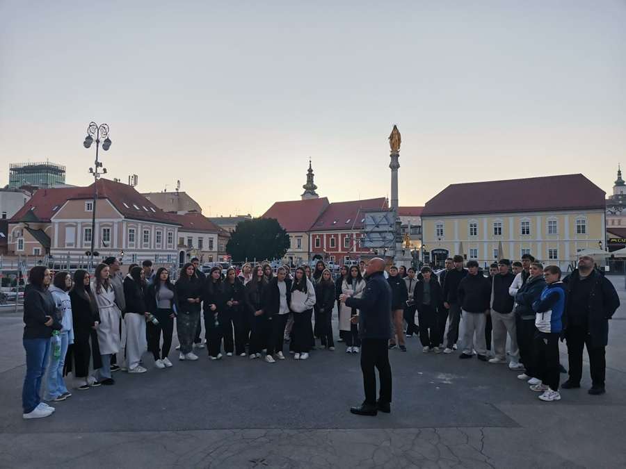 NEZABORAVNO ISKUSTVO: Hodočašće krizmanika HKŽ München u Hrvatsku Hodočašće krizmanika HKŽ München u Hrvatsku / Foto: Fenix (Fra Slaven Čeko)