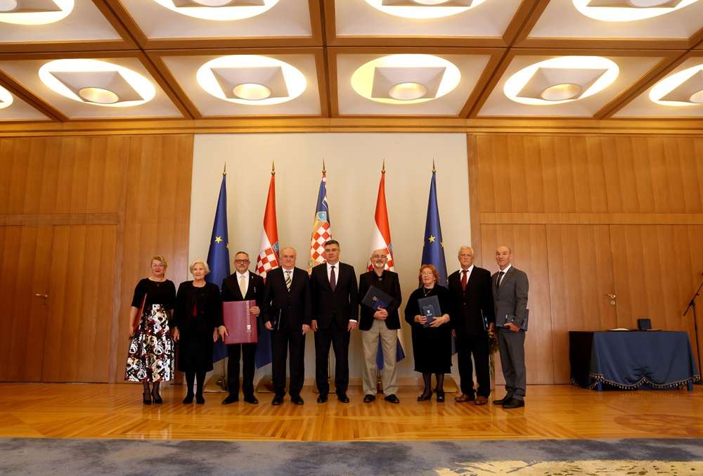 Milanović uručio odlikovanja zaslužnima iz kulture, znanosti, sporta i gospodarstva