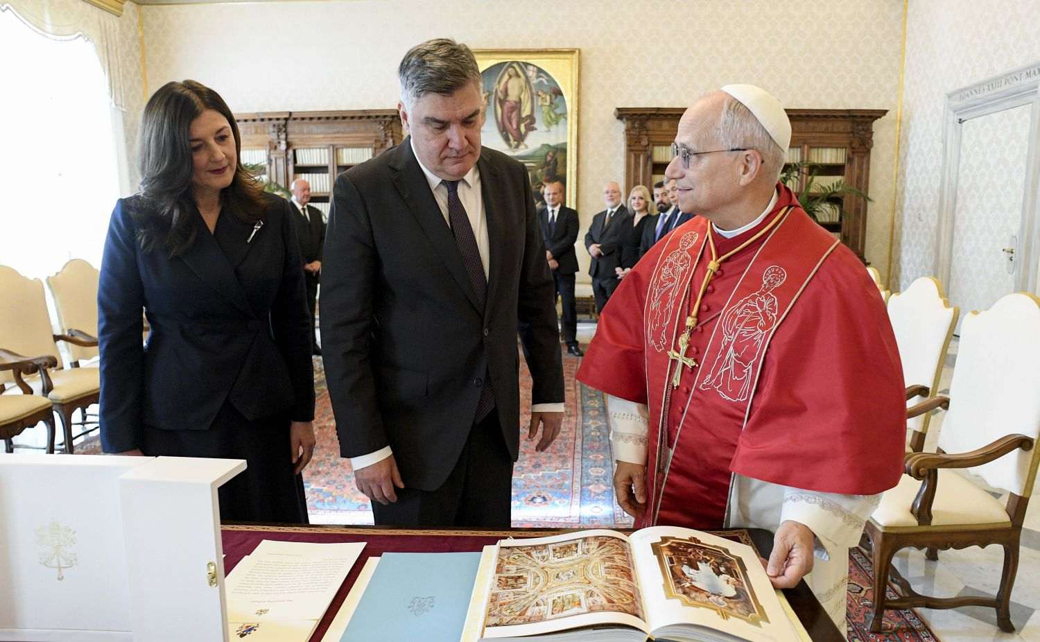 MILANOVIĆ POZVAO PAPU U HRVATSKU: Bio je to ugodan razgovor