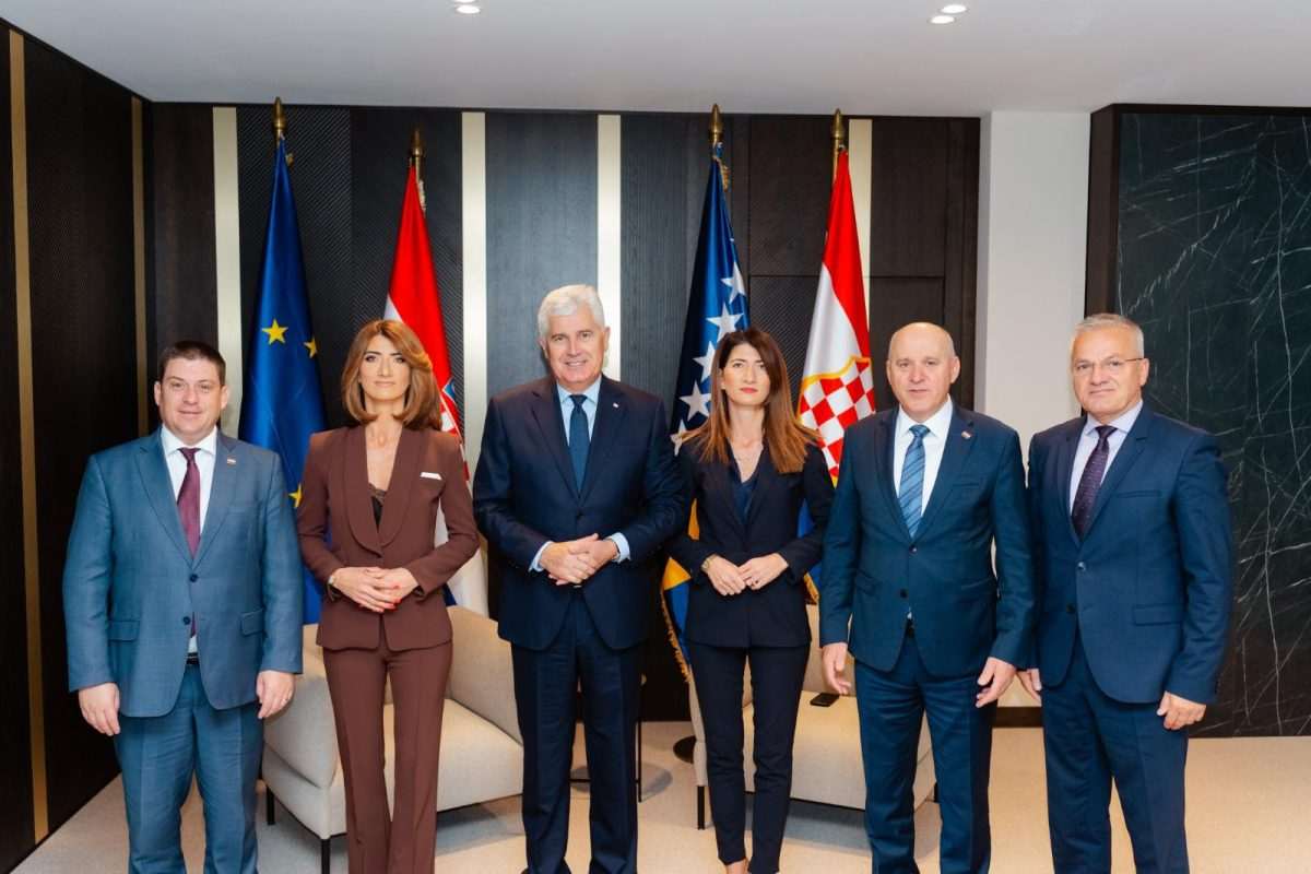 Čovića s potpredsjednicima Vlade RH, ministrom Butkovićem i ministrom Bačićem