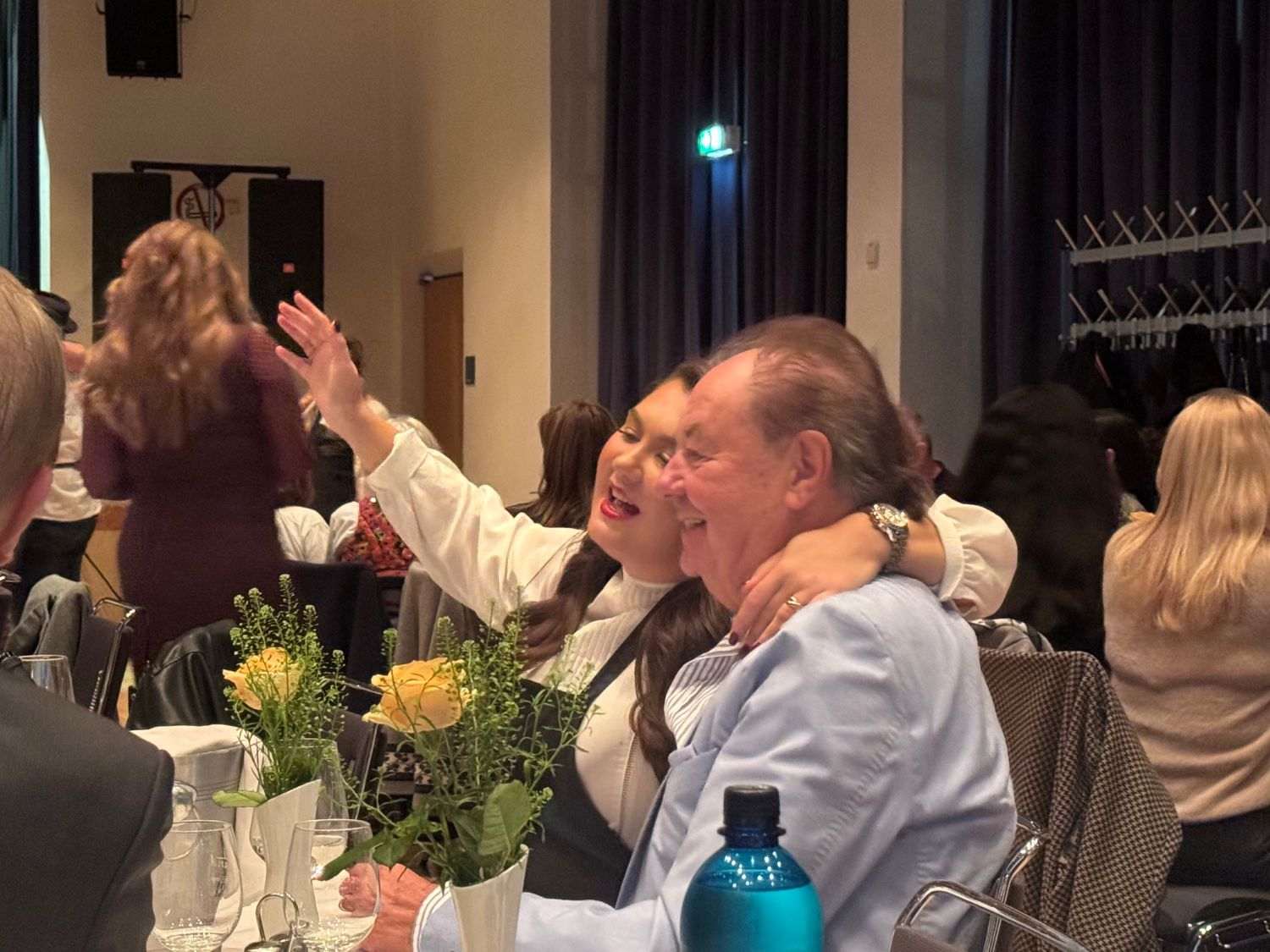 SLAVONSKE PJESME ODJEKIVALE MAJNOM: Slavonske Lole oduševile nastupom na Slavonskoj večeri u Frankfurtu zajedno sa TS Mirakul i folklorašima HKM iz Kelkheima