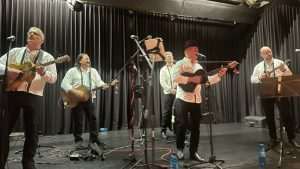 SLAVONSKE PJESME ODJEKIVALE MAJNOM: Slavonske Lole oduševile nastupom na Slavonskoj večeri u Frankfurtu zajedno sa TS Mirakul i folklorašima HKM iz Kelkheima