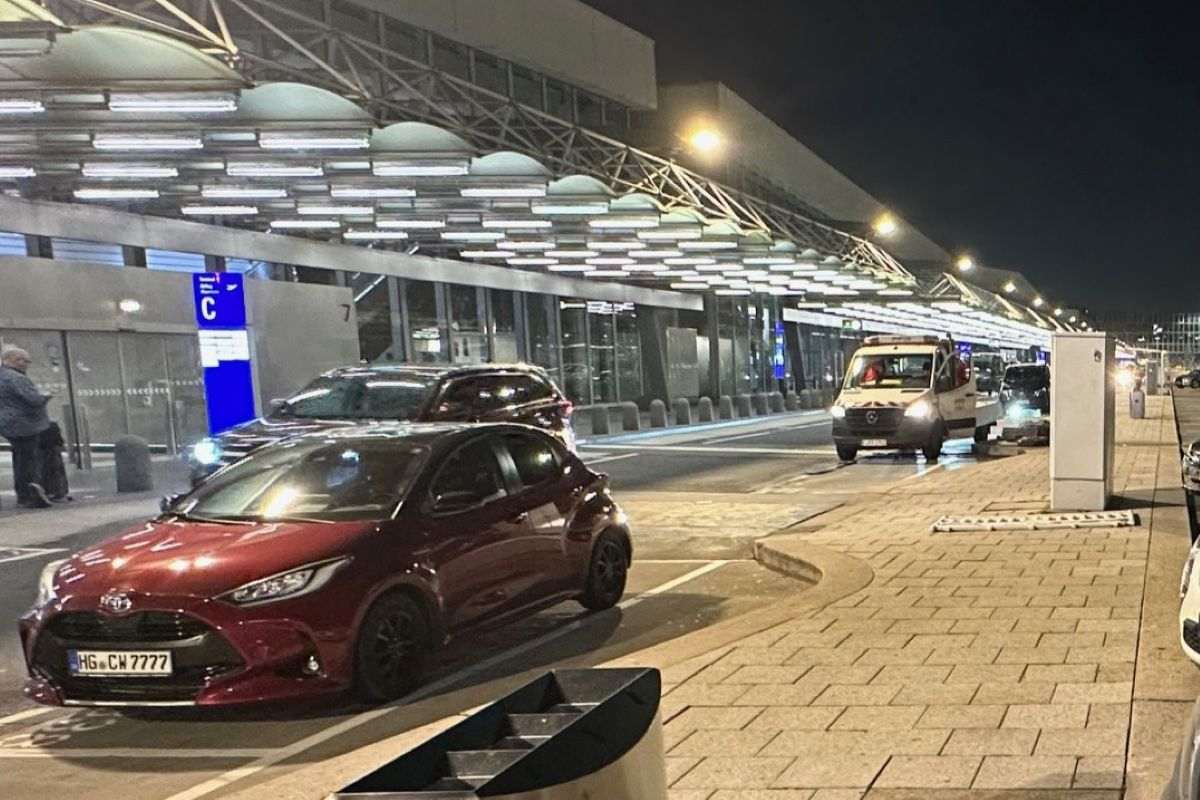 NA 19 NAJVEĆIH NJEMAČKIH ZRAČNIH LUKA: Istraživanje pokazalo ogromne razlike u cijenama parkiranja, može vas stajati i do 350 eura NA 19 NAJVEĆIH NJEMAČKIH ZRAČNIH LUKA: Istraživanje pokazalo ogromne razlike u cijenama parkiranja, može vas stajati i do 350 eura