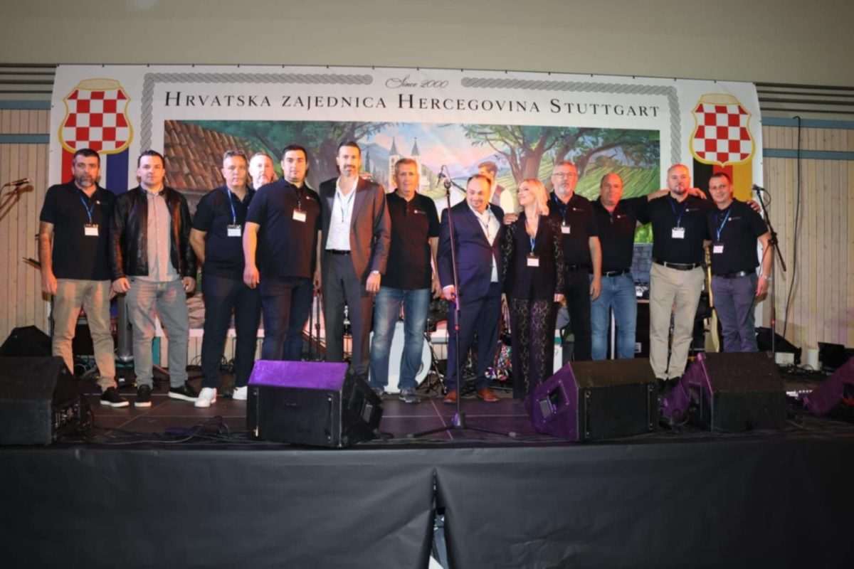 HERCEGOVAČKA VEČER U FILDERSTADTU KOD STUTTGARTA / Snažna poruka: Hercegovinu nismo mukte dobili, čuvajmo je, budimo ponosni...