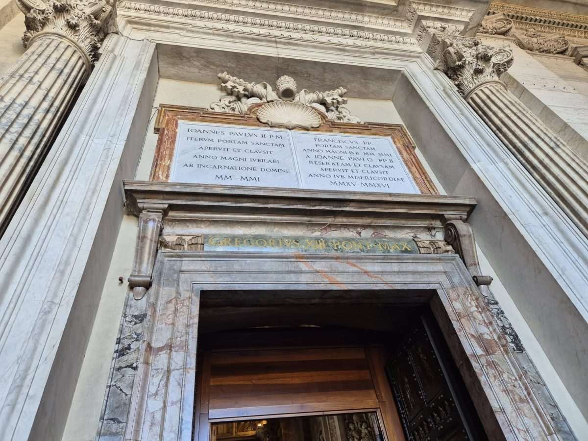 Sveta vrata na Bazilici svetog Petra / Foto: Fenix (MD)