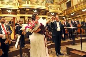 MEĐIMURSKA POPEVKA OSVOJILA BEČ: Ovacije Bečana Mariji Vidović i Dubrovačkim simfoničarima MEĐIMURSKA POPEVKA OSVOJILA BEČ: Ovacije Bečana Mariji Vidović i Dubrovačkim simfoničarima