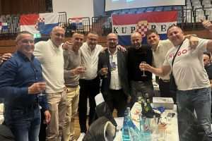 PRVA KUPREŠKA NOĆ U FRANKFURTU: Sanjam Stožer i cvjetna polja Kupresa… u pjesmi i srcima iseljenih Kuprešaka  