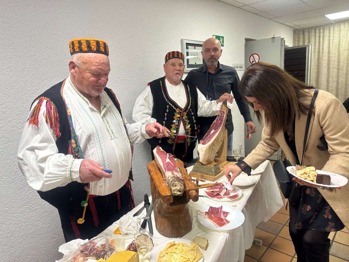 PRVA KUPREŠKA NOĆ U FRANKFURTU: Sanjam Stožer i cvjetna polja Kupresa… u pjesmi i srcima iseljenih Kuprešaka  