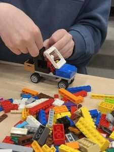 „LEGO“ AVANTURA U OSLU: Učenici Hrvatske dopunske škole u Oslu proveli dan ispunjen kreativnošću, bojama i idejama