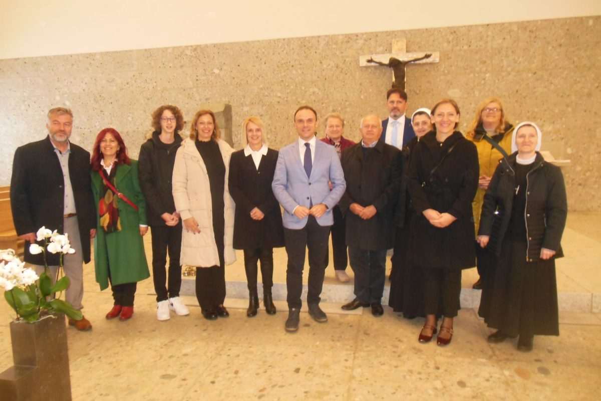 HRVATSKO-NJEMAČKO SLAVLJE U POINGU: Dvojica hrvatskih biskupa na trostruko slavlje u crkvi Bl. Ruperta Mayera