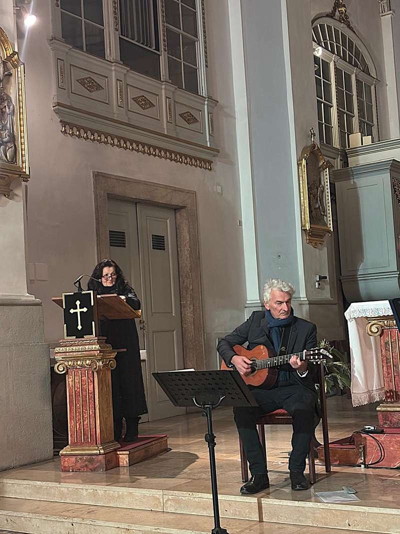 USUSRET BOŽIĆU: Tradicionalnim Božićnim koncertom Dubrovački kavaljeri raznježili Bečane USUSRET BOŽIĆU: Tradicionalnim Božićnim koncertom Dubrovački kavaljeri raznježili Bečane