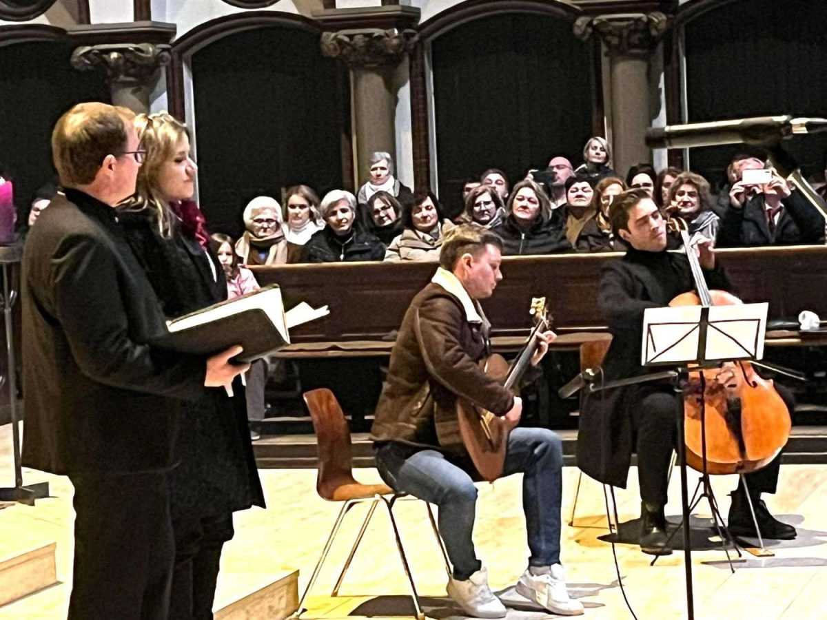 HKM BERLIN: Vrhunski glazbenici i zborovi te klapa Poverello i misijski folklor upriličili Božićni koncert za pamćenje  