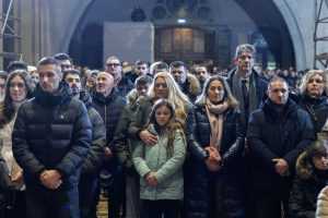 NADBISKUP KUTLEŠA SA MISE POLNOĆKE U ZAGREBU: Iz ruševina može niknuti nada, iz tame svjetlo, a iz poniznosti spasenje