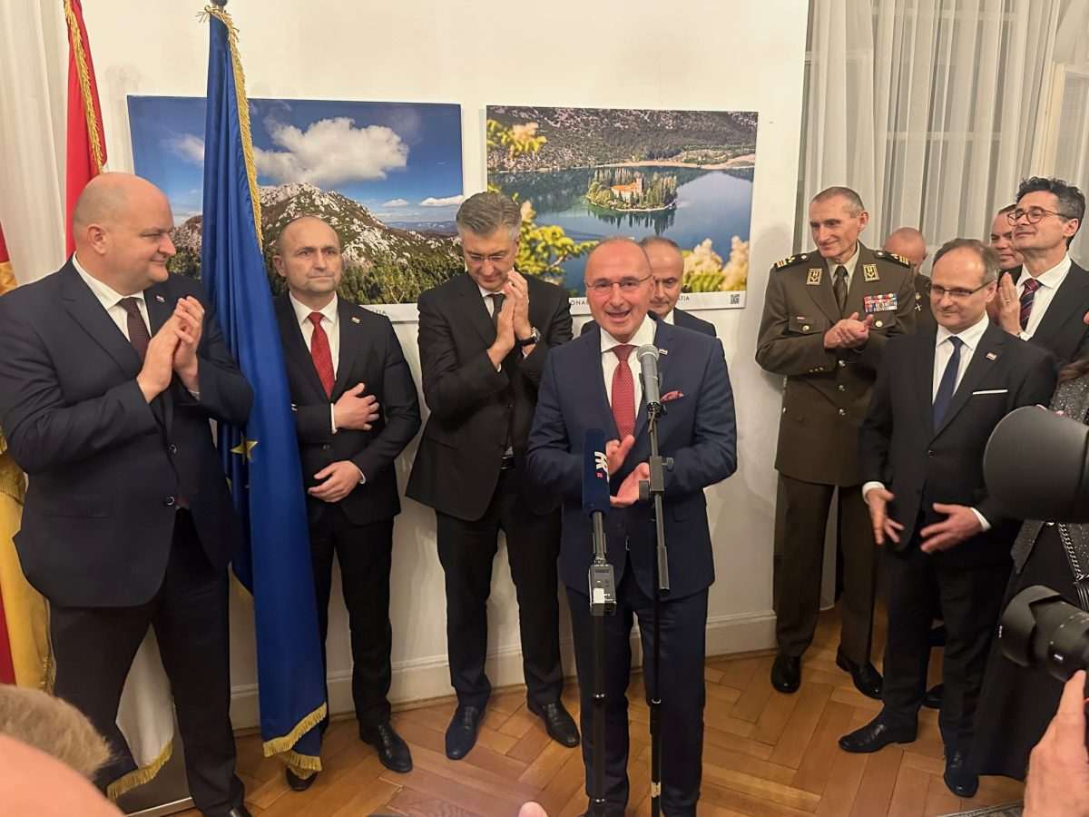 SVEČANOST U BERLINU: Hrvatsko izaslanstvo na čelu s premijerom Plenkovićem na Božićnom domjenku u Veleposlanstvu