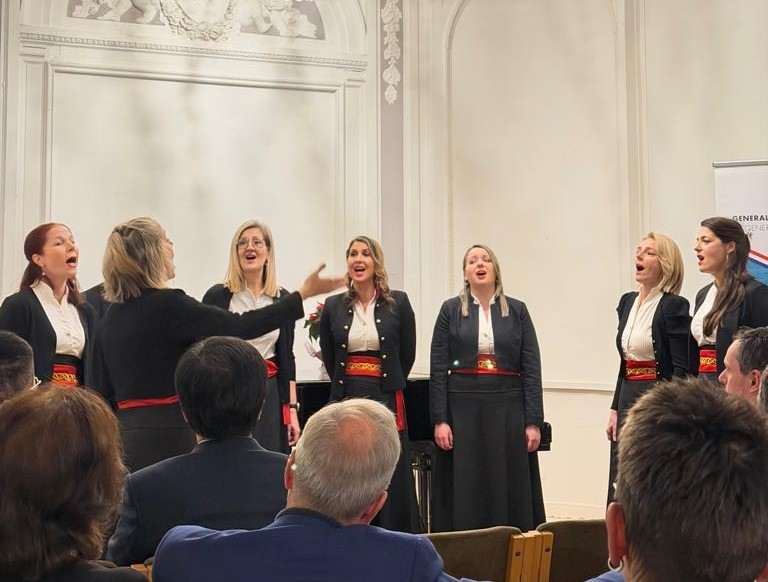 UOČI PRVE NEDJELJE DOŠAŠĆA: Ženska klapa Neverin gostovala u Hamburgu Klapa Neverin u Hamburgu / Foto: Fenix (IK)
