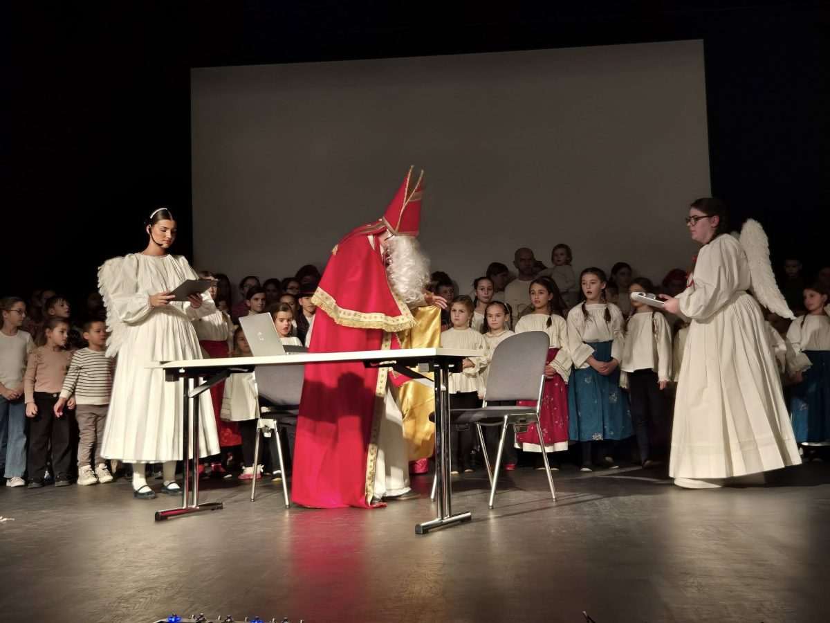 Mladi iz Frame su pripremili zanimljiv igrokaz / Foto: fenxi (MD)