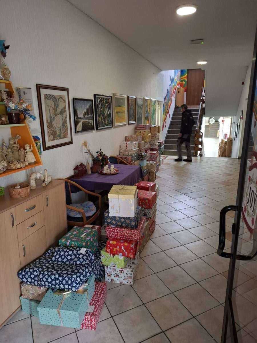 OSMIJEH ZA SVAKI PAKET: Žene iz Augsburga obradovale djecu u Hrvatskoj