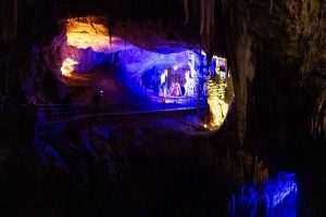 Žive jaslice u slovenskoj Postojnskoj jami / Foto: Anadolu