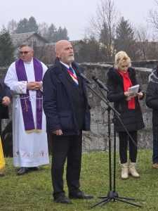 OŠTARIJE: Otkriven spomenik kralju Tomislavu u čast 1100. obljetnice Hrvatskoga Kraljevstva