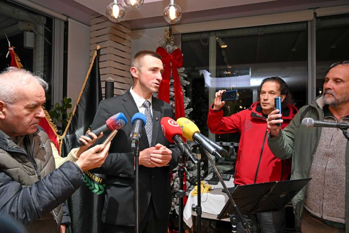 KRITIKE IZ DP-a NA RAČUN SNV-a i SPC: Udruga Hrvatski pravoslavni centar u Splitu organizirala domjenak uoči pravoslavnog Božića