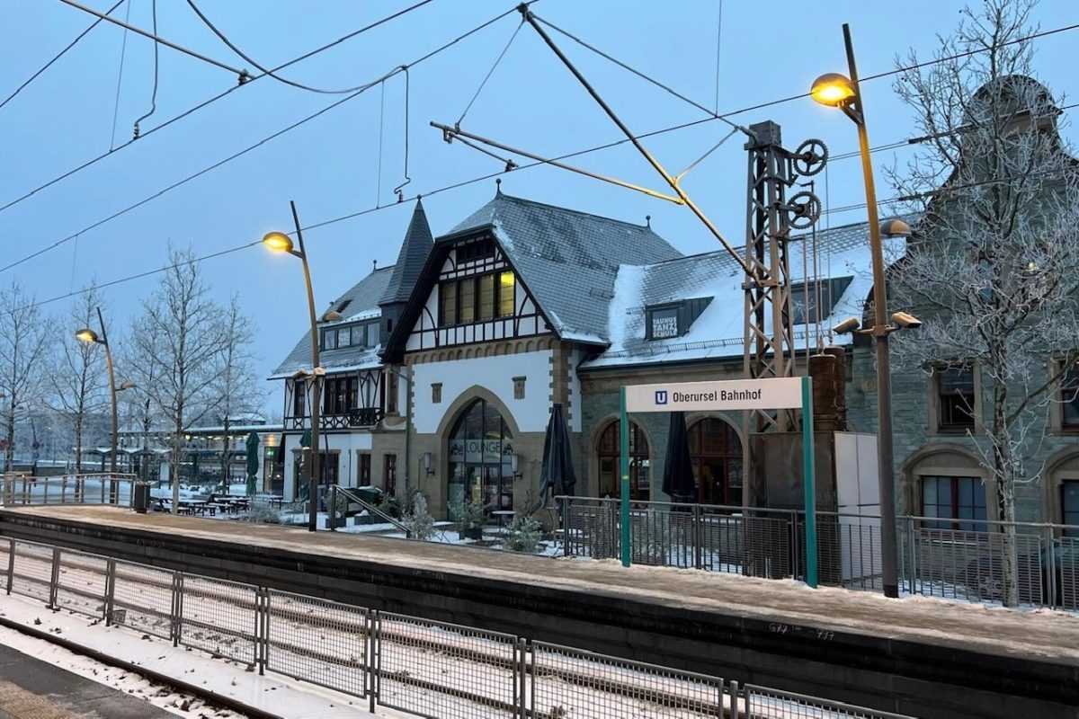 ZIMSKI KAOS U NJEMAČKOJ: Zračna luka Frankfurt otkazuje brojne letove, zatvorene škole u dijelu Hessena