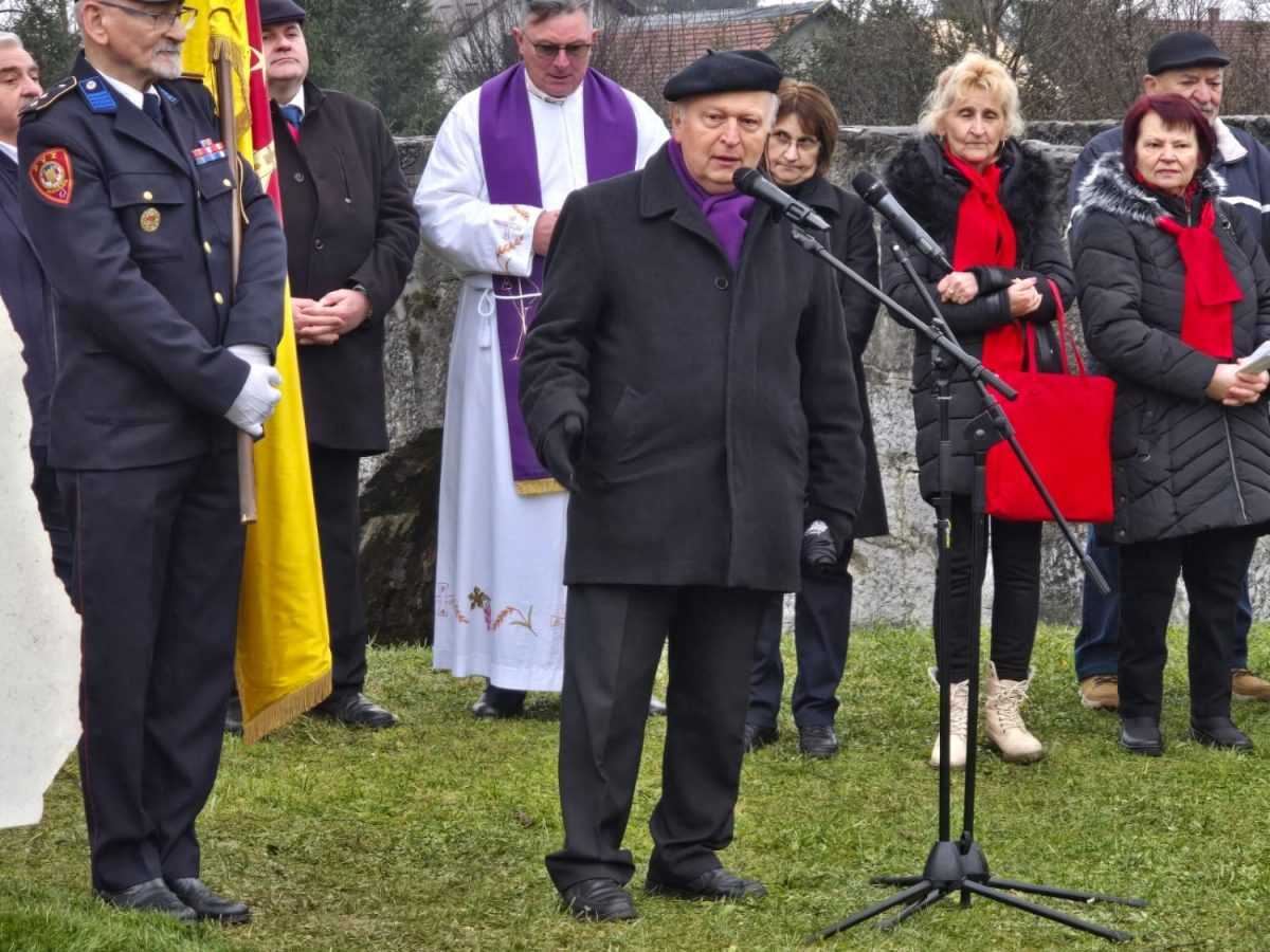 OŠTARIJE: Otkriven spomenik kralju Tomislavu u čast 1100. obljetnice Hrvatskoga Kraljevstva