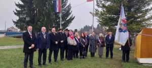 OŠTARIJE: Otkriven spomenik kralju Tomislavu u čast 1100. obljetnice Hrvatskoga Kraljevstva