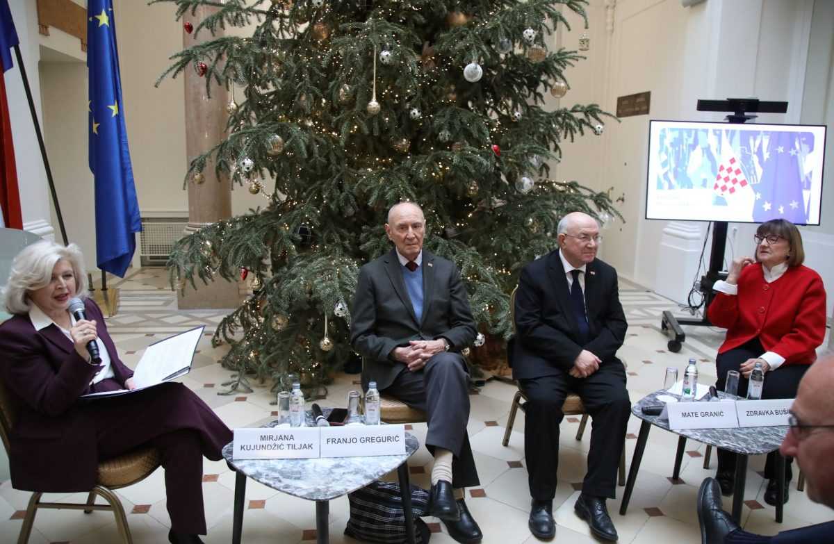 Na fotografiji Mirjana Kujundžić Tiljak, Franjo Gregurić, Mate Granić, Zdravka Bušić/ Foto: Hina