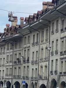 BERN - SVE SAMO NE OBIČAN GRAD: Što je u brojnim podrumima, zašto medvjed iznad grada, Eistein i još puno toga!