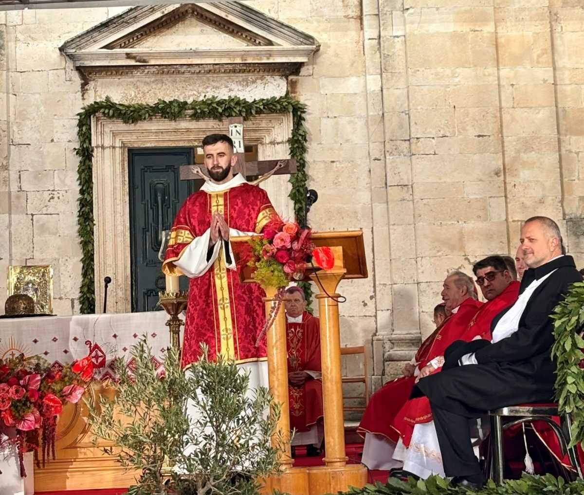 NA SAM BLAGDAN: Vjernici sinjske župe hodočastili sv. Vlahu u Dubrovnik