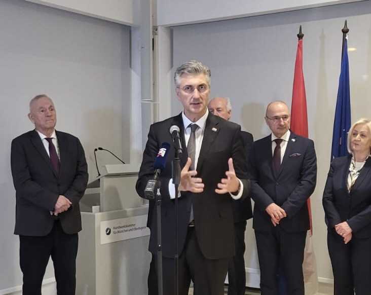 Plenković s Hrvatima u Münchenu / Foto: Fenix (SC)