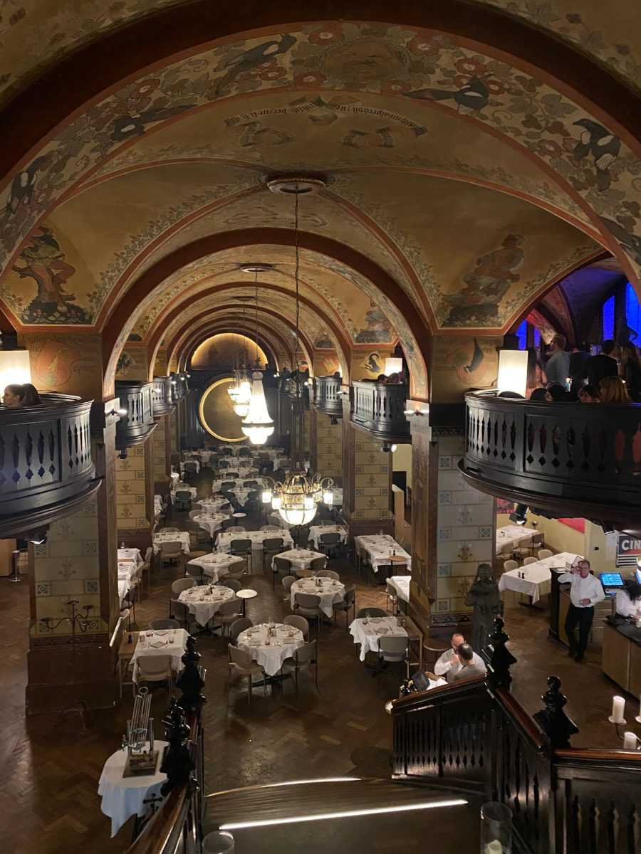 BERN - SVE SAMO NE OBIČAN GRAD: Što je u brojnim podrumima, zašto medvjed iznad grada, Eistein i još puno toga!