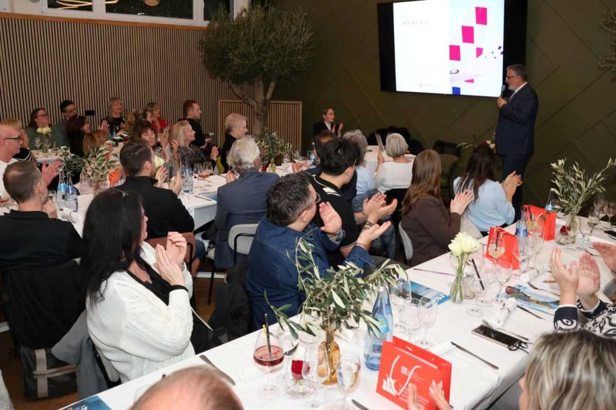 STUTTGART: Svečano predstavljeno uvođenje nove zrakoplovne linije Dubrovnik – Stuttgart STUTTGART: Svečano predstavljeno uvođenje nove zrakoplovne linije Dubrovnik – Stuttgart