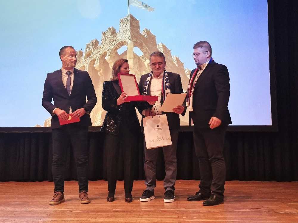 Primopredaja nagrade