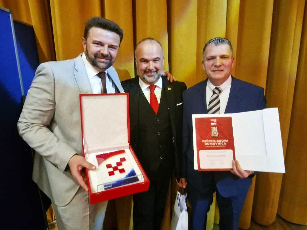 ČETIRI VEČERNJAKOVE DOMOVNICE OTIŠLE U AUSTRIJU: Za Klarića Večernjakova domovnica “brend u brendu, jedinstvena priča”, a za Puđu “Hrvatska u malom” u Bad Homburgu