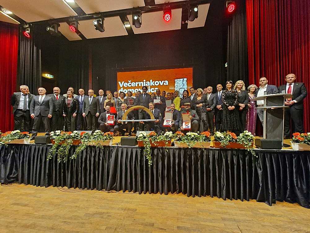 ČETIRI VEČERNJAKOVE DOMOVNICE OTIŠLE U AUSTRIJU: Za Klarića Večernjakova domovnica “brend u brendu, jedinstvena priča”, a za Puđu “Hrvatska u malom” u Bad Homburgu