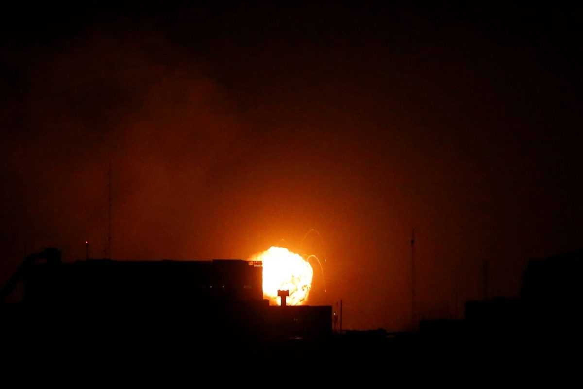 VATRENA KUGLA IZNAD TEHERANA: Izrael gađao iranske rezervoare za skladištenje nafte, Iran napao klaster raketama izraelske gradove