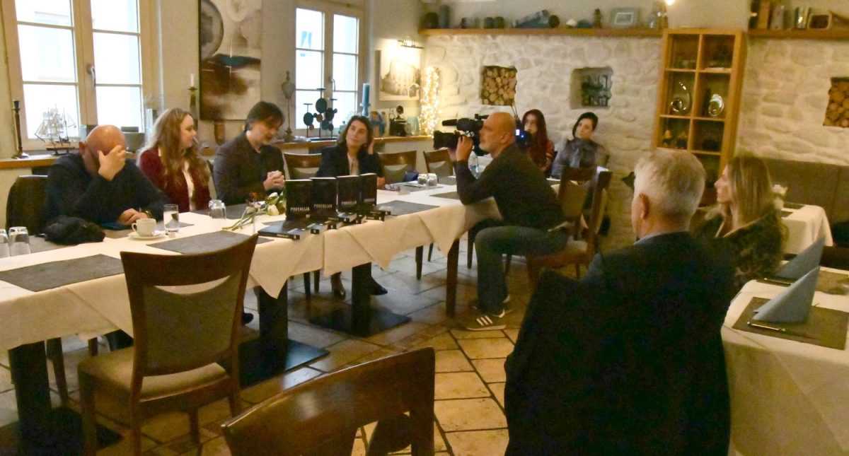 U BAD HOMBURGU PREDSTAVLJENA „PROVALIJA“: Istinita priča o muškarcu koji je doznao kako nije otac svoje djece