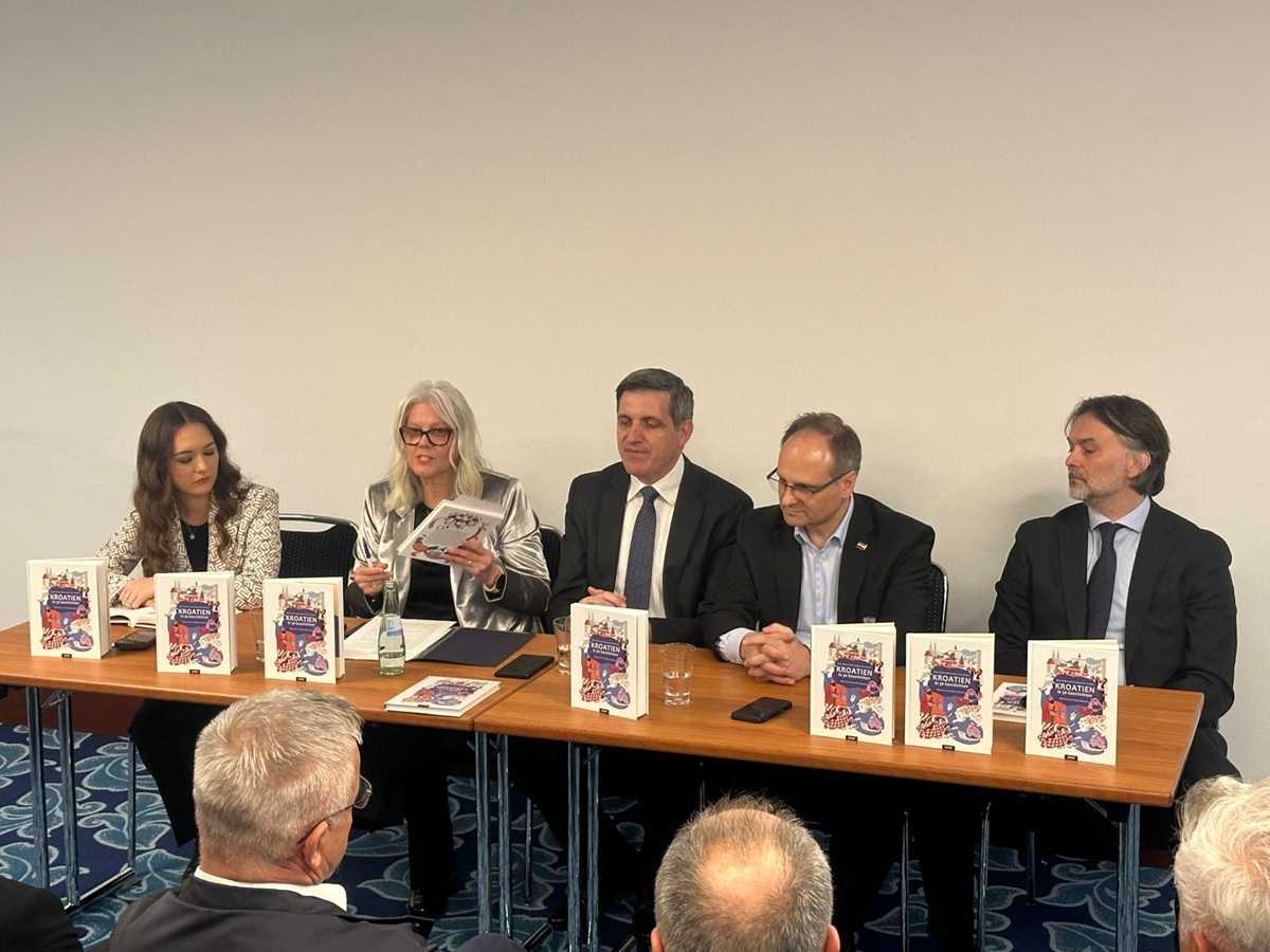 Predstavkjanje knjige Hrvatska u 30 priča / Foto: Fenix (SIM)