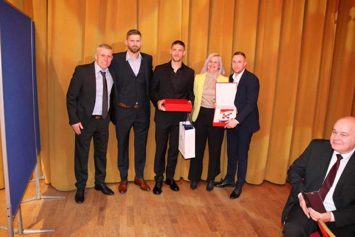 OSJETILA SE SNAGA ISELJENIŠTVA: Zlatko Dalić i Andrej Kramarić među brojnim poznatim osobama na Večernjakovoj domovnici