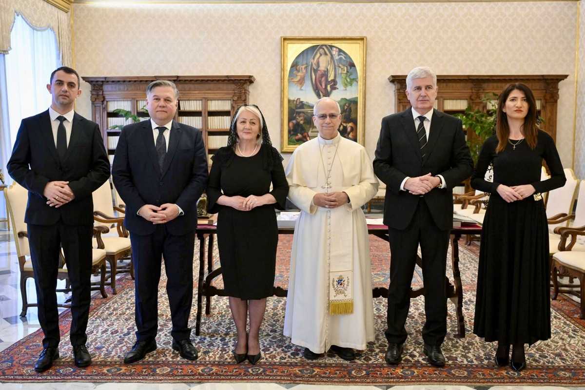 Hrvatski dužnosnici iz BiH na audijenciji kod pape Lava XIV. / Foto: HDZ BiH