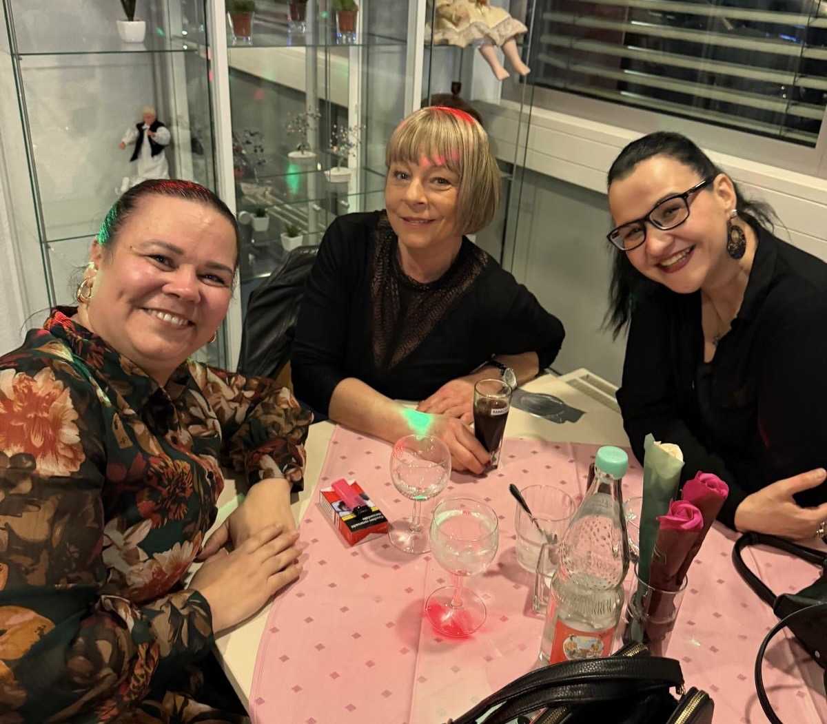 DAN ŽENA U STUTTGARTU: Udruga Srce Vatreno okupila brojne goste uz pjesmu i domaće specijalitete